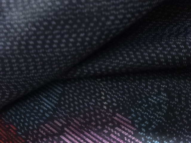  草花模様織り出し本場泥大島紬着物